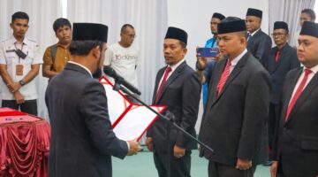 Komisioner Baitul Mal Aceh Timur Dilantik, Bupati Al-Farlaky Minta Genjot Pendapatan Zakat