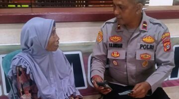 Polsek Peureulak Barat Bantu Warga Daftar Bantuan Sosial Pemerintah